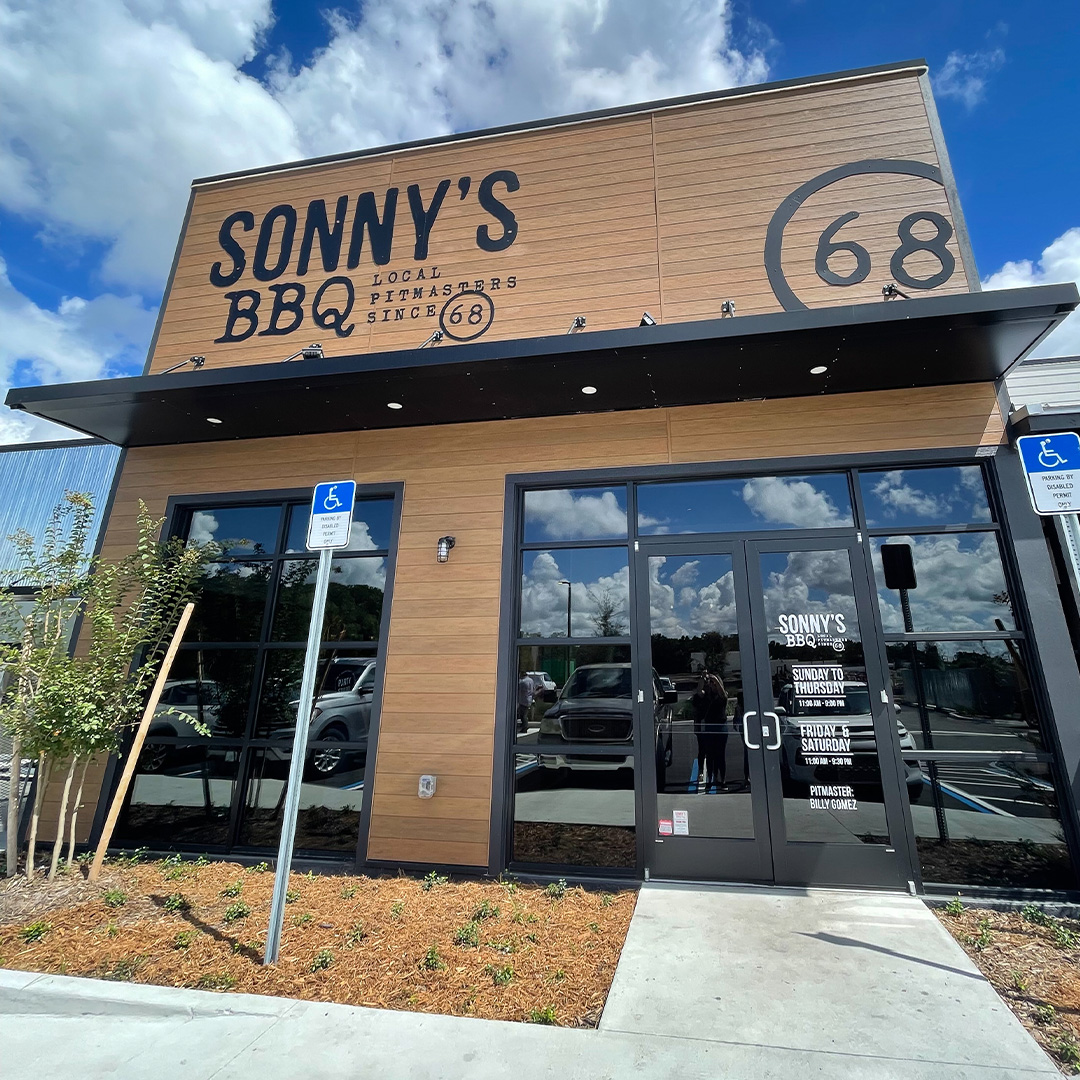 Exterior Shot of Sonny's BBQ in Ocoee